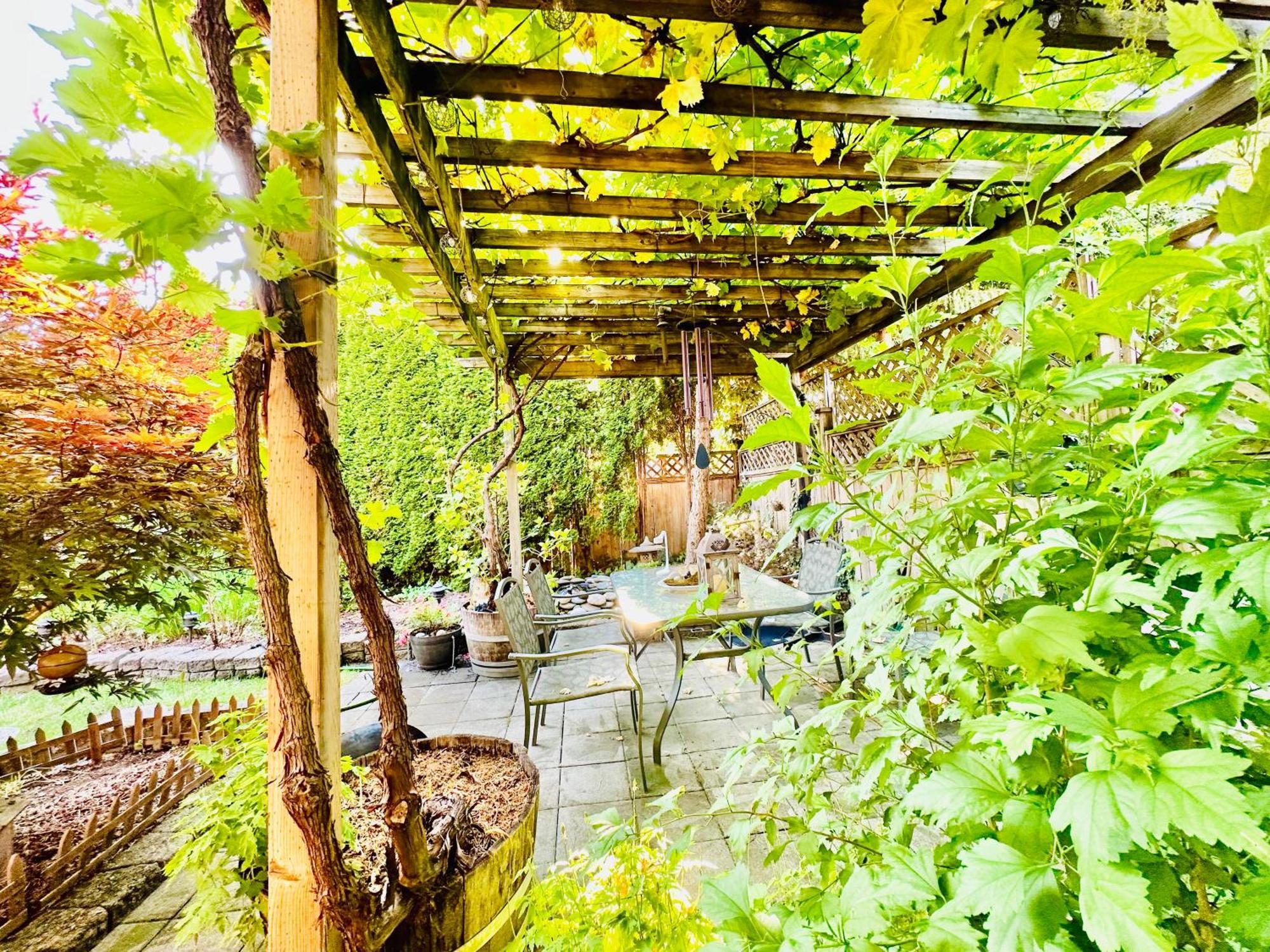 Scorpio House Langley Room A Exterior photo